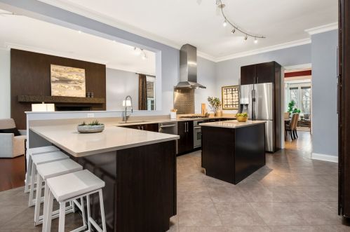 3635 Janssen Ave, Chicago IL 60613-3707 exterior