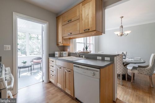 5 Maple St, Alexandria VA 22301-2603 exterior