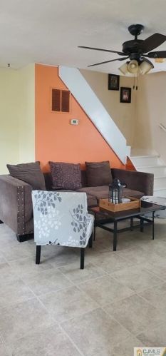 21 Thomasine St, Edison, NJ 08817-5221