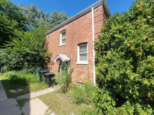 9850 Yates Blvd, Chicago IL  60617-5361 exterior