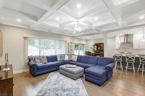 30 Mount Pleasant Pkwy, Livingston NJ  07039-2821 exterior