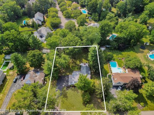 56 Normandy Ct, Middletown NJ 07748-3221 exterior