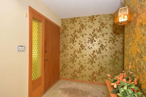 7063 86th St, Milwaukee, WI 53224-4860