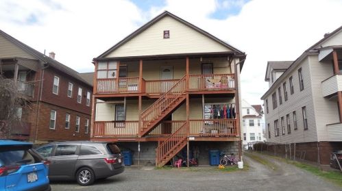 67 Hill St, West Springfield, MA 01089-3472