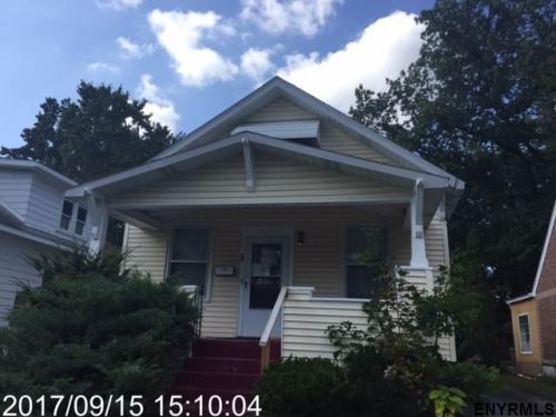 27 Elliott Ave, Schenectady, NY 12304-1705