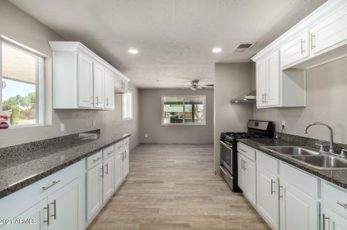 2932 47th Ave, Phoenix AZ  85031-3640 exterior