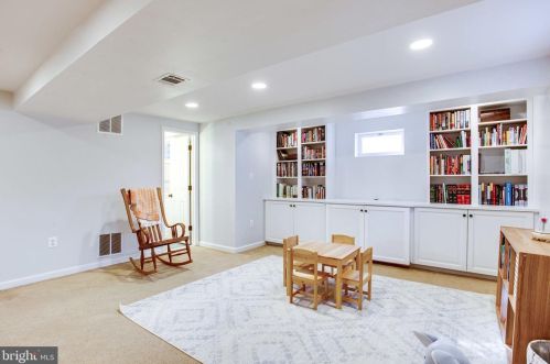 1841 Birch Rd, Mc Lean VA 22101-5317 exterior