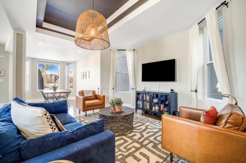 2536 Linden Pl, Chicago IL 60647-2626 exterior