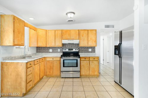 1318 Iowa Dr, Tucson AZ 85706-1415 exterior