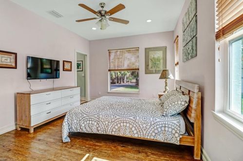 1520 16 Ave, Naples FL 34117-5211 exterior