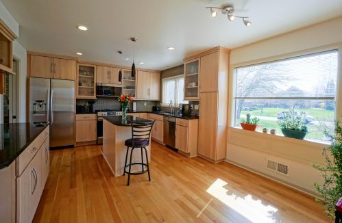 9355 Thrush Ln, Milwaukee WI 53217-1375 exterior