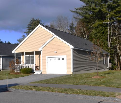 9 Nickerson Dr, Concord, NH 03303-1950