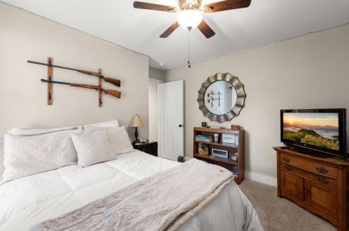 5236 Clarks Brg Rd, Gainesville GA 30506-2984 exterior