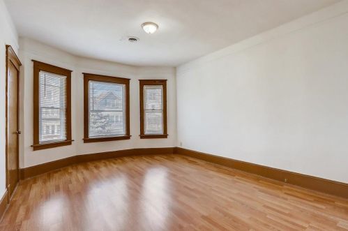 2438 7 St, Milwaukee WI 53215-3226 exterior