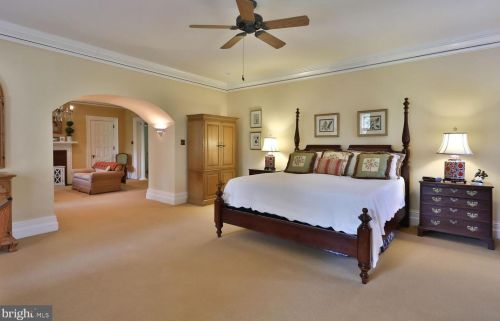 455 Chestnut Hill Ave, Philadelphia PA 19118-2712 exterior