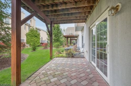 5 Cicely Ct, Sparta NJ  07871-8604 exterior