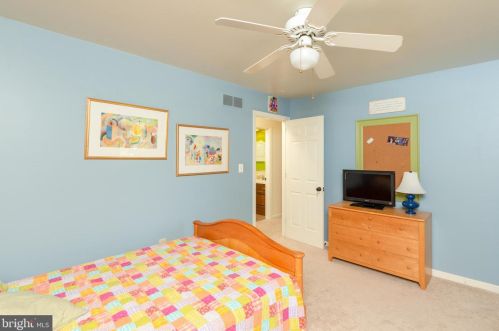 380 Chowning Pl, Lancaster PA 17601-2943 exterior