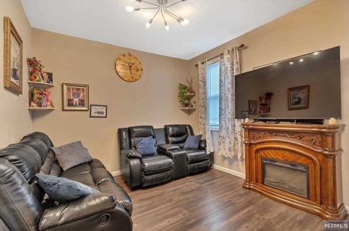 161 St, Union City NJ 07087-5439 exterior