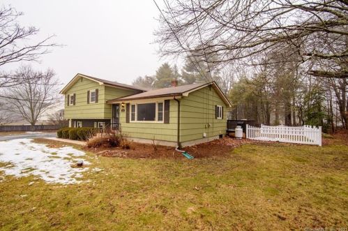 16 Seagrave St, Killingly CT 06239-4129 exterior