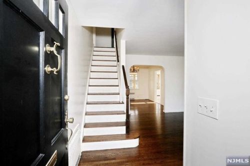 264 Atlantic St, Oradell NJ  07649-2304 exterior