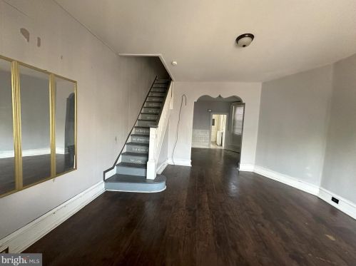 5627 Larchwood Ave, Philadelphia PA 19143-1909 exterior