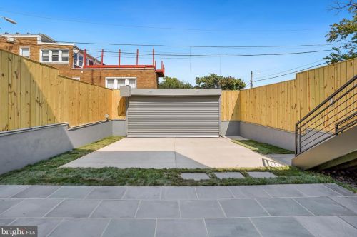 4215 16th St, Washington DC  20011-7005 exterior