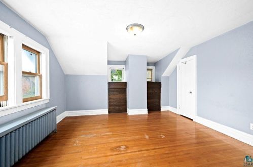 1018 24 Ave, Duluth MN 55806-1923 exterior