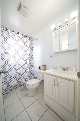 8234 Addison St, Chicago IL 60613-4344 exterior