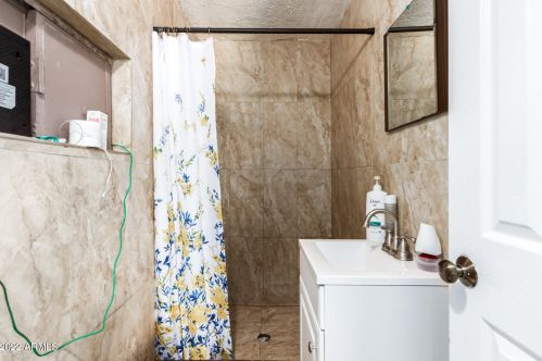 6821 Coronado Rd, Phoenix AZ 85008-3723 exterior