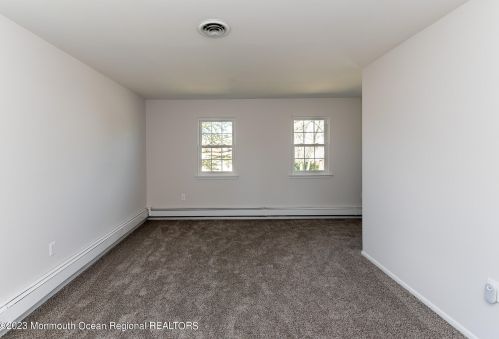 523 Holmes Ave, Lacey NJ  08731-1509 exterior