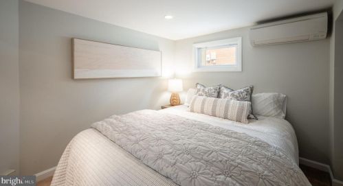 301 Raymond Ave, Alexandria VA 22301-1037 exterior