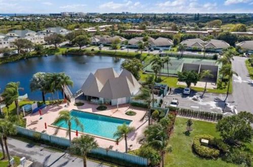 220 Bella Vista Ct, Jupiter, FL 33477-5554