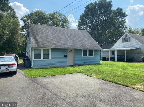 14 Scarsdale Ave, Trenton, NJ 08618-1922