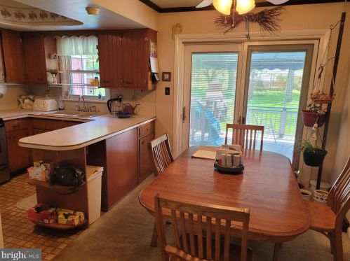 987 Hermosa Ave, Lancaster PA 17601-1526 exterior