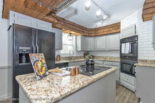 13311 Blackwood Dr, Dewitt MI 48820-8103 exterior