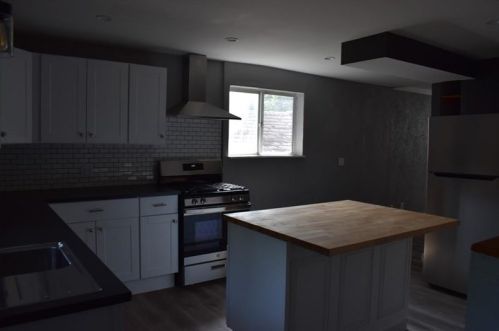 502 Walnut St, Pittsburgh PA  15210-2103 exterior