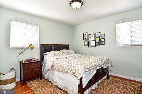 236 Jenkins St, Alexandria VA 22304-4907 exterior