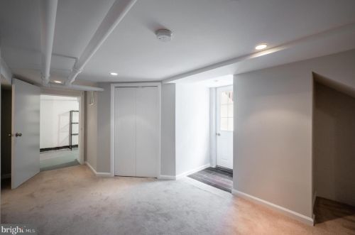 301 Raymond Ave, Alexandria VA 22301-1037 exterior