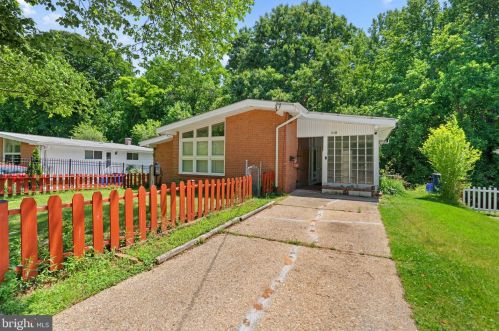 318 Hillsboro Dr, Silver Spring, MD 20902-3128