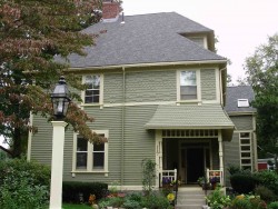 119 Hancock St, Newton, MA 02466-2217