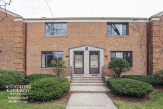 119 Fellows Ct, Elmhurst, IL 60126-3108