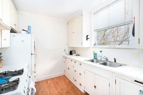 2006 4 St, Duluth MN 55805-1873 exterior