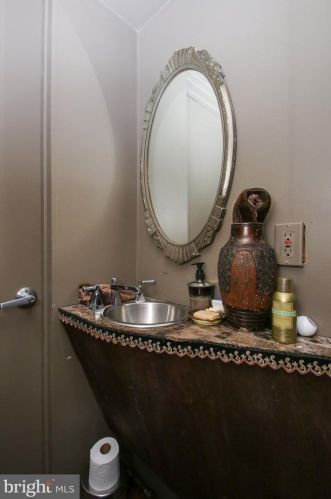 1225 6 St, Philadelphia PA 19147-4828 exterior