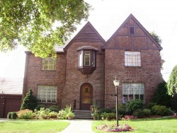 48 Montrose St, Newton, MA 02458-2718