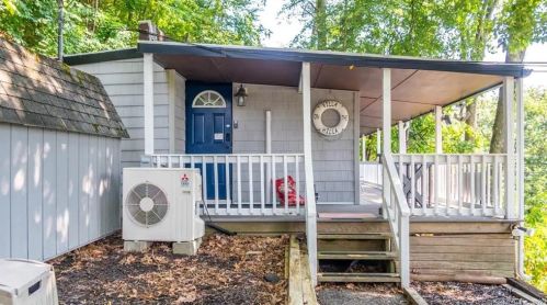 236 Roosevelt Dr, Seymour CT 06483-2118 exterior