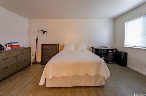 1050 Oak Grove Rd, Concord CA 94518-3254 exterior