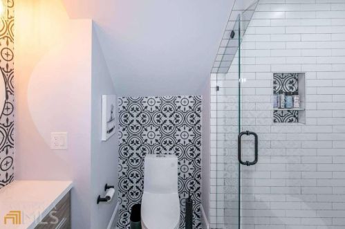 560 Morgan St, Atlanta GA 30308-2821 exterior