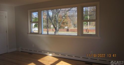 198 Plainfield Rd, Edison NJ  08820-2914 exterior