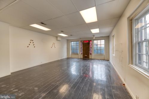 1837 19 St, Washington DC 20002-3009 exterior