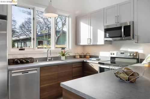 1429 10th St, Berkeley CA 94710-2328 exterior